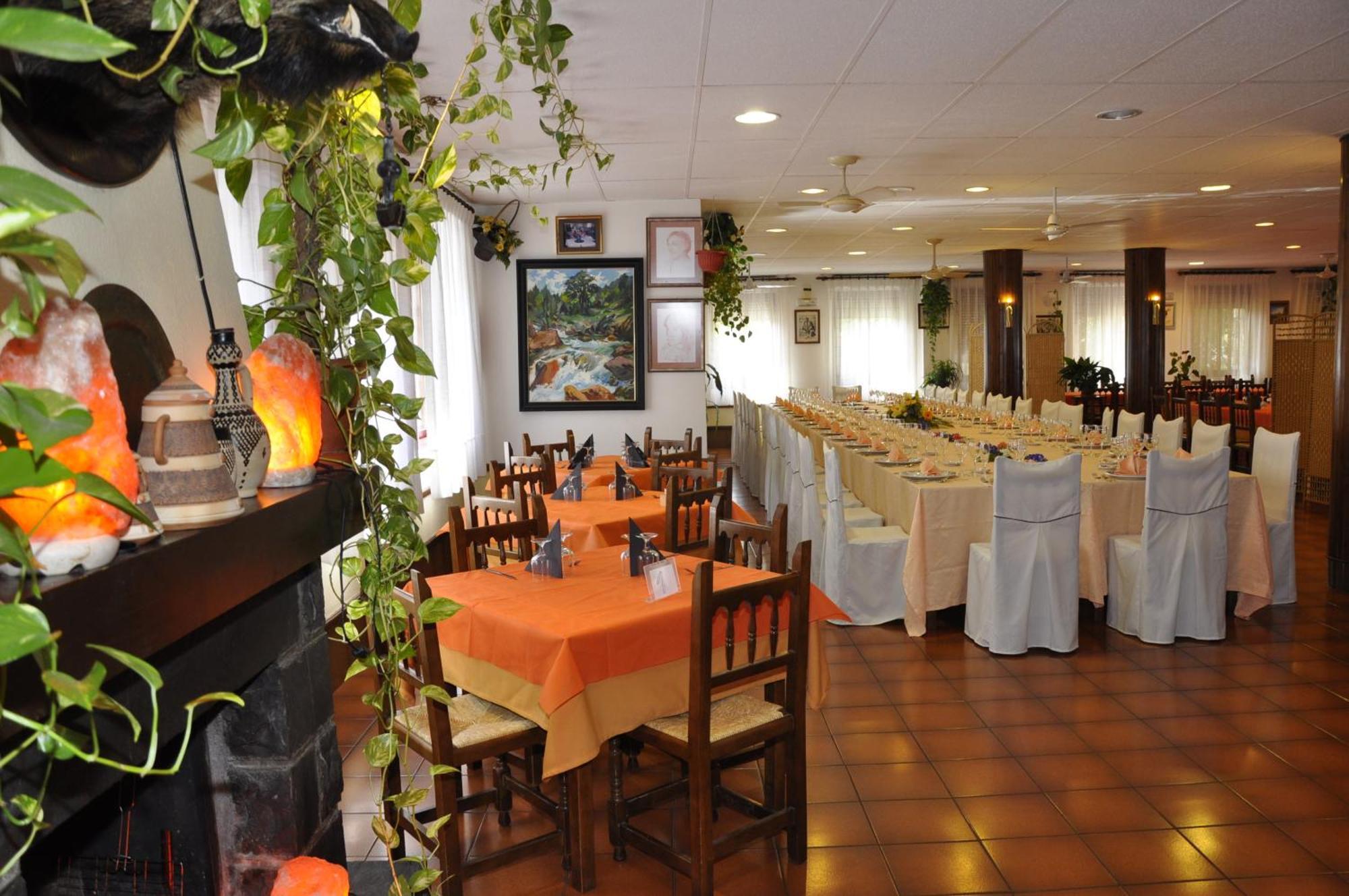 Hotel Castillo D'Acher Siresa Buitenkant foto