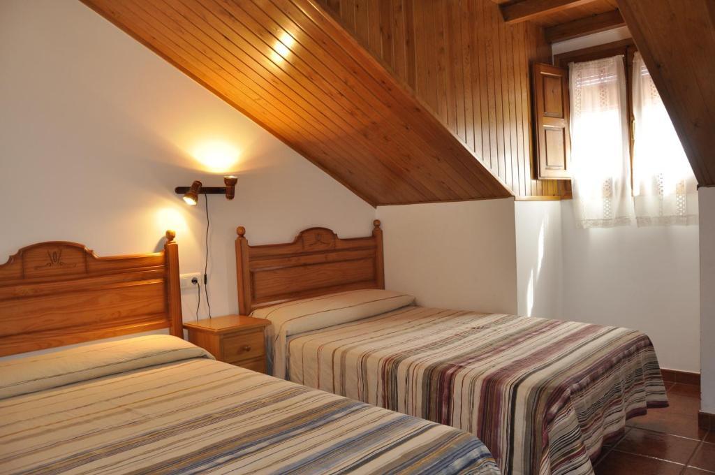 Hotel Castillo D'Acher Siresa Buitenkant foto