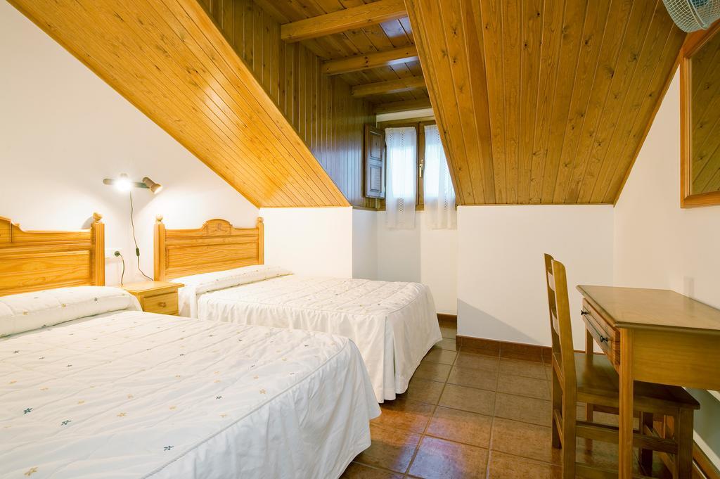 Hotel Castillo D'Acher Siresa Buitenkant foto